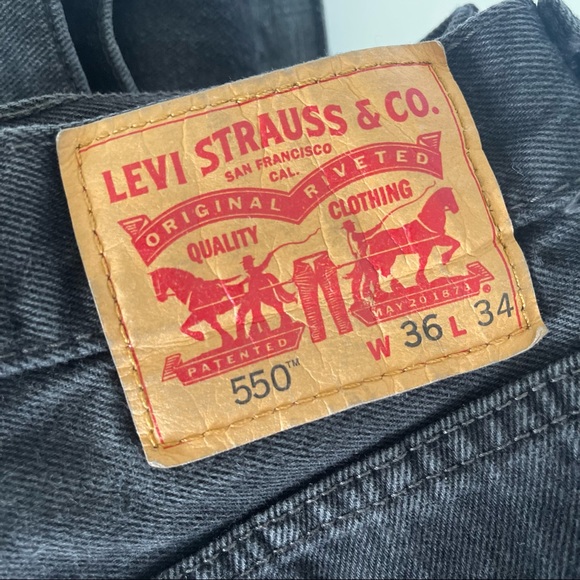Oversized Vintage Levi’s Black Denim Jeans - Picture 2 of 6